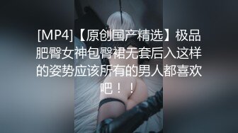 泰国淫趴皇后「honeytipsy」男女人妖通吃OF多男多女混战实录 刺激！在江景酒店阳台约炮同时给男友打电话