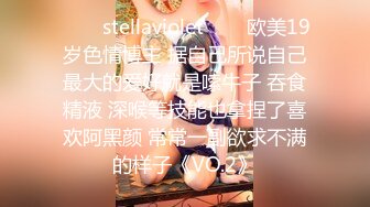 外国小伙偷拍女友独自在家，自慰表情销魂，高潮拿手机闪光灯看自己的B流出多少水，顺便尝了尝