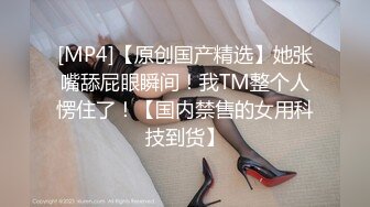 甜美妹子被大黑屌爆操，传教士一顿操，做完以后蛮享受的笑了