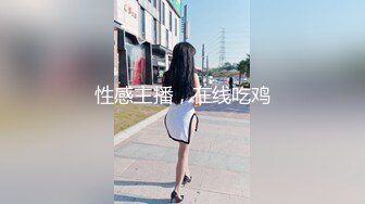 [MP4/ 297M] 颜值不错的美乳少妇全程露脸把跳蛋塞进逼里，让大哥玩着奶子给吃鸡巴